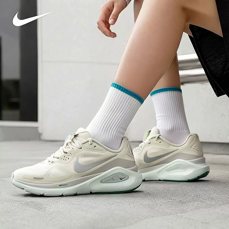 Nike Women's Running Shoes STR - огляд і ціна Women'S Shoes Nike Jordan